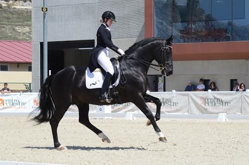 Las amazonas Navarras Natalia Quintana y Laura Mangado actuarán juntas este fin de semana en la Madrid Horse Week